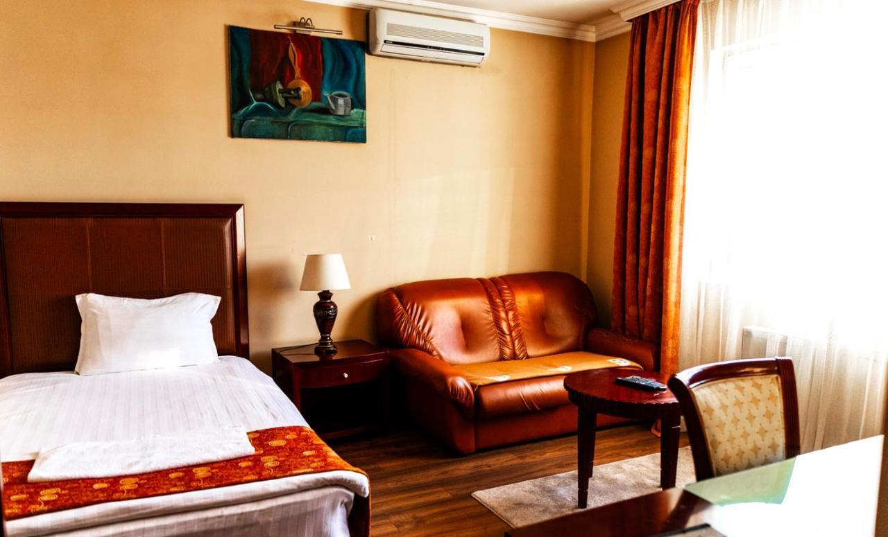 Boutique Hotel Igmas, Prishtina Pristina Exterior photo