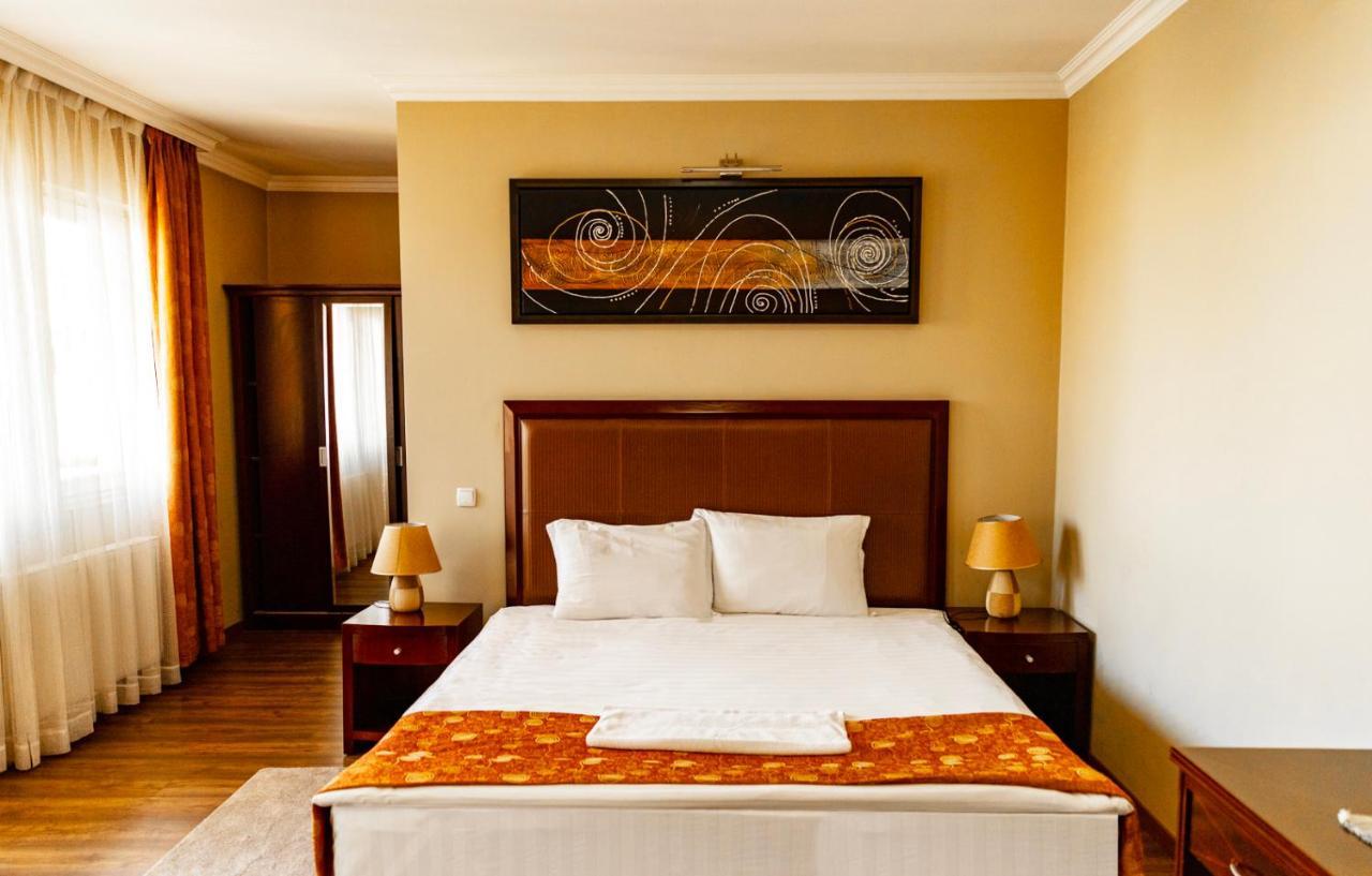 Boutique Hotel Igmas, Prishtina Pristina Exterior photo